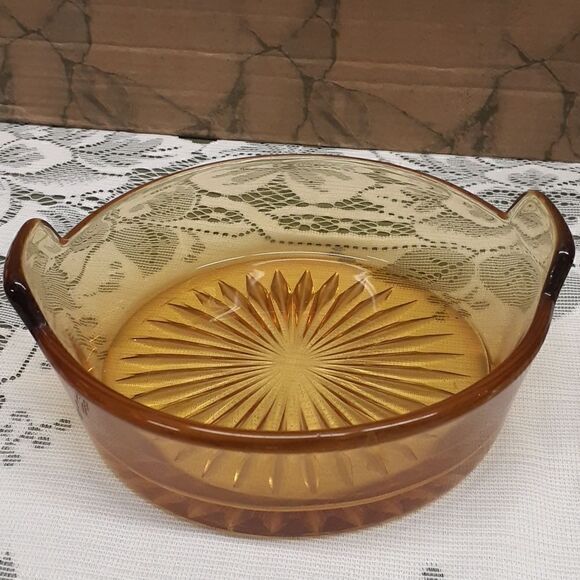 vintage jeanette candy dish amber glass with etched grape vine on lid. - Picture 5 of 9